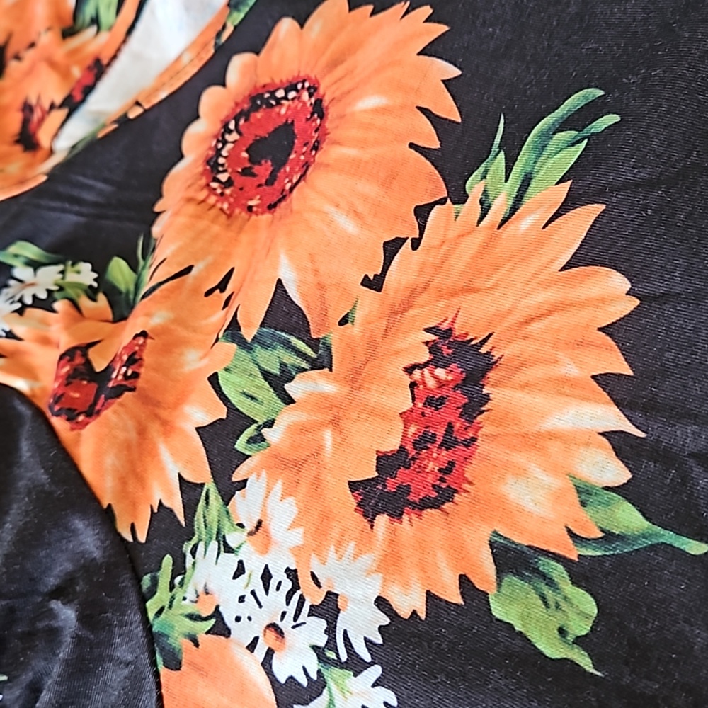 ๐ต FLORAL DRESS - Picture 7 of 8